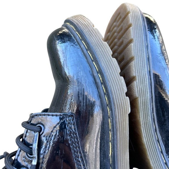 Dr. Marten’s TODDLER 1460 RAINBOW PATENT LEATHER LACE UP BOOTS - Size 2 - Black - Picture 7 of 14